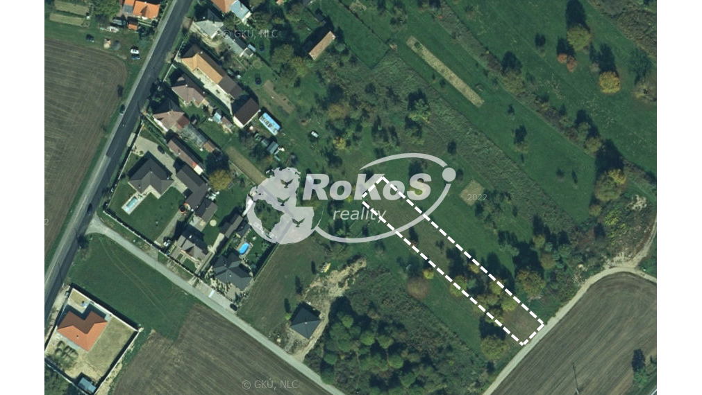 PREDAJ - Rovinatý pozemok Brzotín