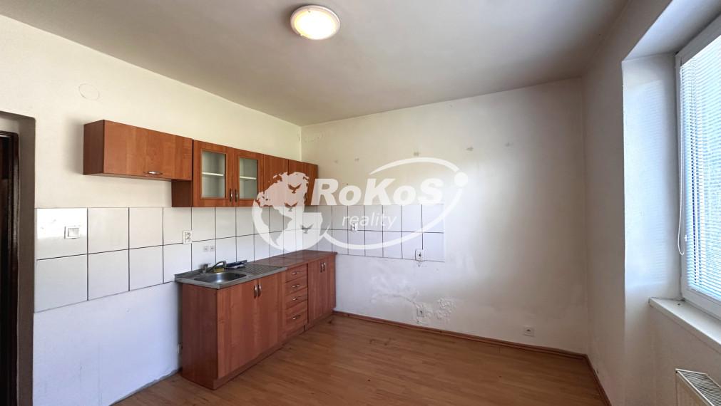 PRENÁJOM - 3 izbový byt s balkónom v Honciach