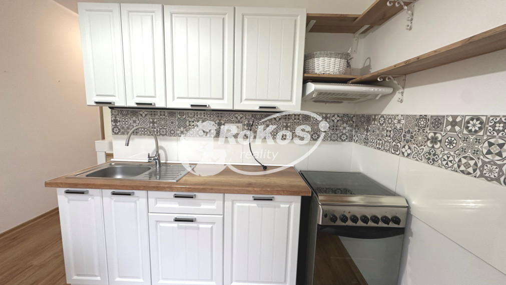 rezervované PRENÁJOM 2 izbový byt s balkónom, Okružná ulica, Rožňava