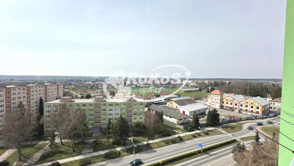 Rezervované PREDAJ - Slnečný 1 izbový byt s loggiou, Malohontská ulica, Rimavská Sobota