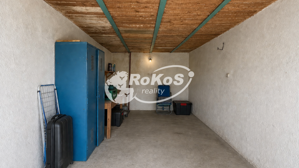 rezervované - PRENÁJOM - Garáž na Mierovej ulici, Rožňava