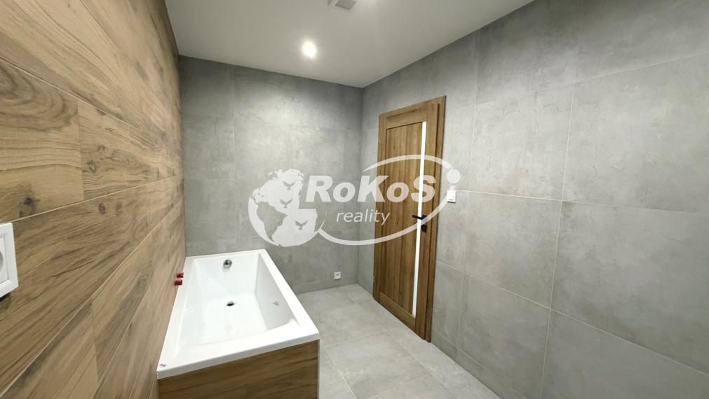 PREDAJ - Priestranný 3 izbový byt s balkónom, Edelényska ulica, Rožňava
