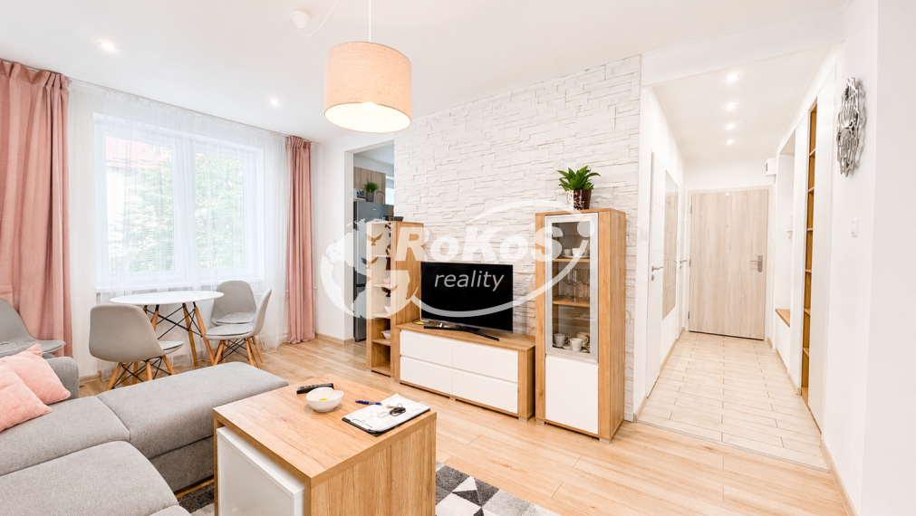 PRENÁJOM- 3 izbový byt s balkónom, Šafárikova ulica, Rožňava
