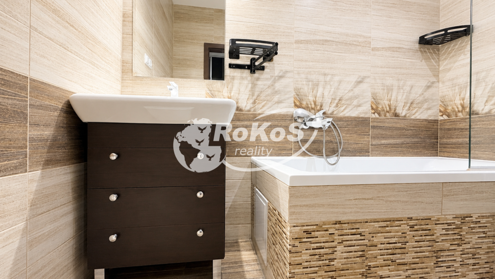 PREDAJ - 3 izbový byt s balkónom, Jarná ulica, Rožňava