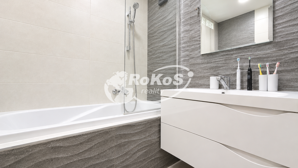 PREDAJ 3 izbový byt s balkónom, Zakarpatská ulica, Rožňava
