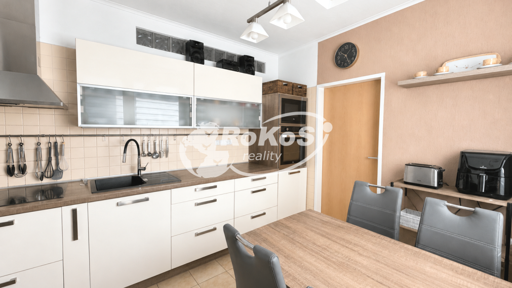 PREDAJ 3 izbový byt s balkónom, Zakarpatská ulica, Rožňava