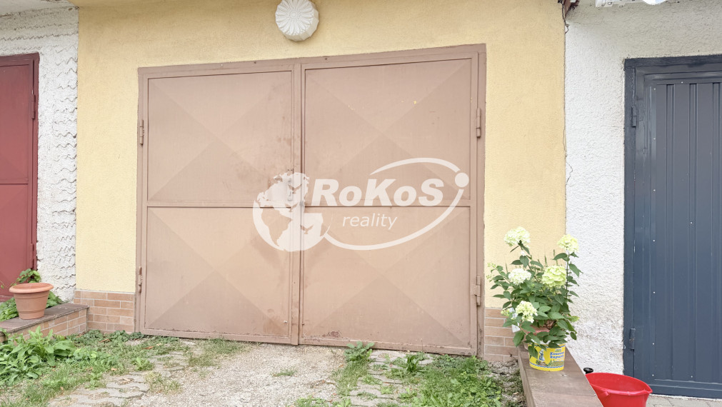 PREDAJ 2 izbový byt s garážou a záhradou v Rožňave