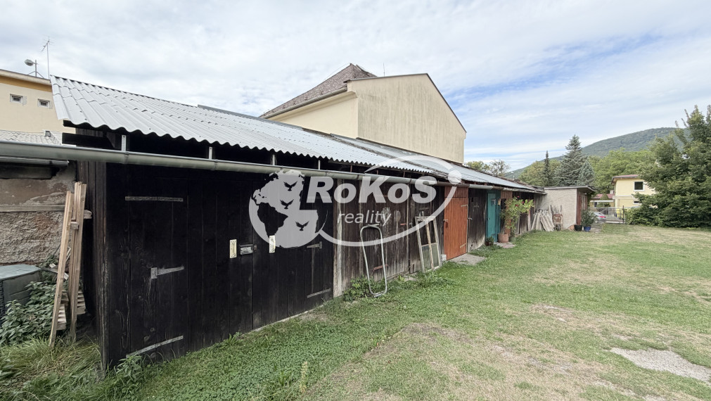 PREDAJ 2 izbový byt s garážou a záhradou v Rožňave