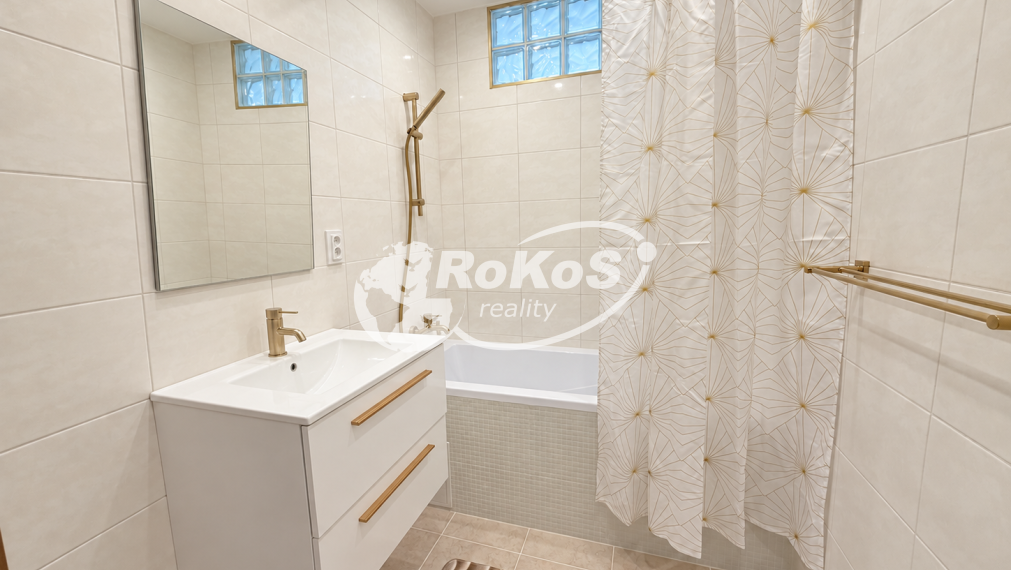 PREDAJ 4 izbový byt s balkónom,  Jarková ulica, Dobšiná