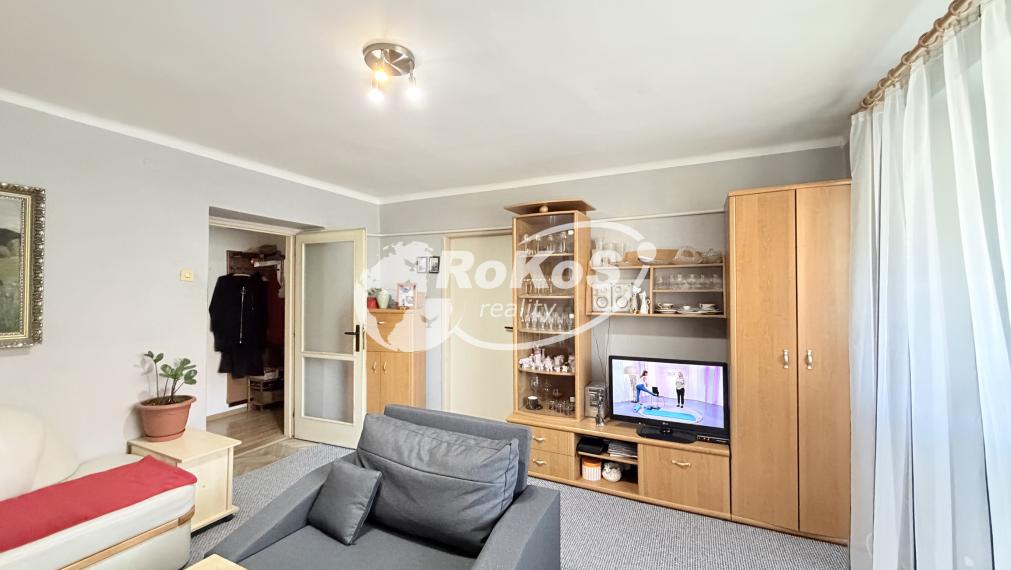 PREDAJ - Priestranný 2 izbový byt s balkónom, Zlatá ulica, Rožňava