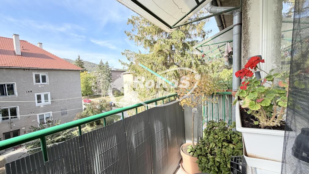 PREDAJ - Priestranný 2 izbový byt s balkónom, Zlatá ulica, Rožňava