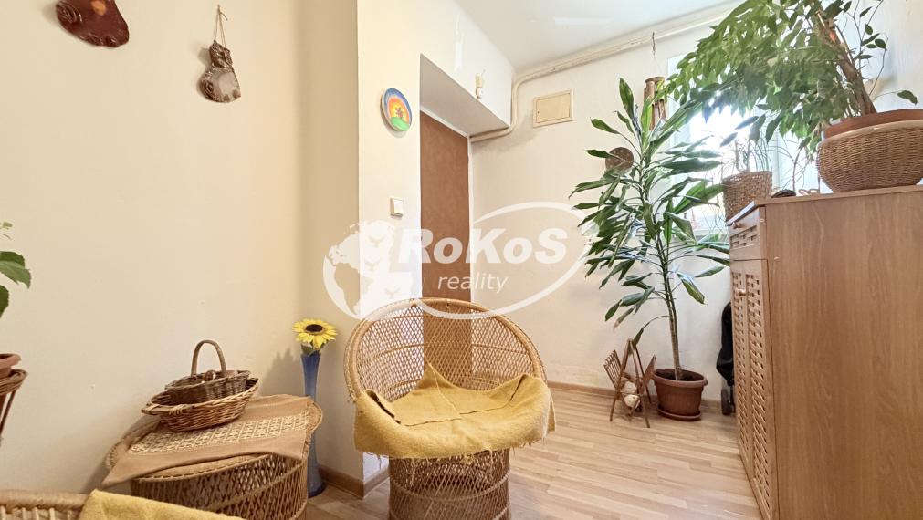 PREDAJ - Priestranný 2 izbový byt s balkónom, Zlatá ulica, Rožňava