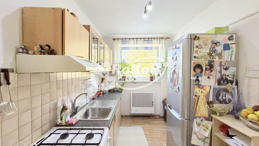 PREDAJ - Priestranný 2 izbový byt s balkónom, Zlatá ulica, Rožňava