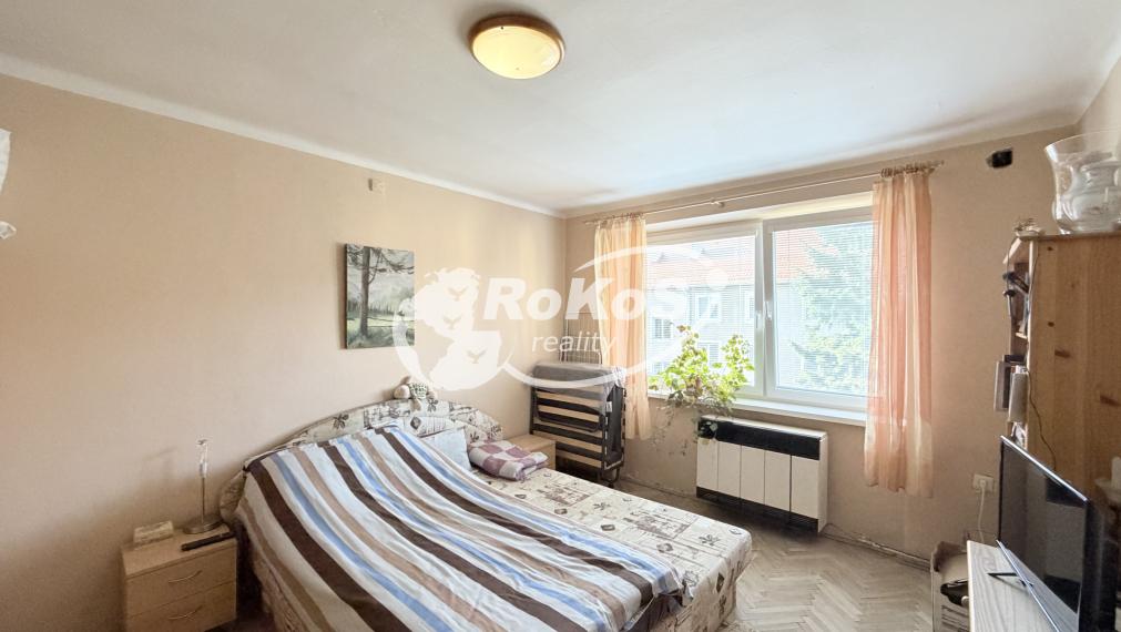 PREDAJ - Priestranný 2 izbový byt s balkónom, Zlatá ulica, Rožňava