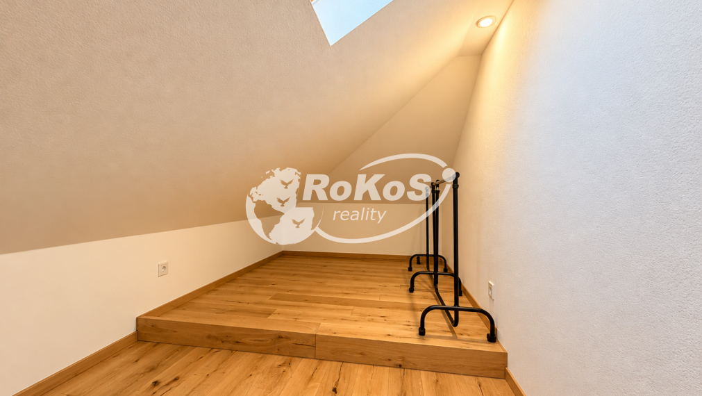 PREDAJ 3-izbový byt s parkovacím miestom v centre Rožňavy