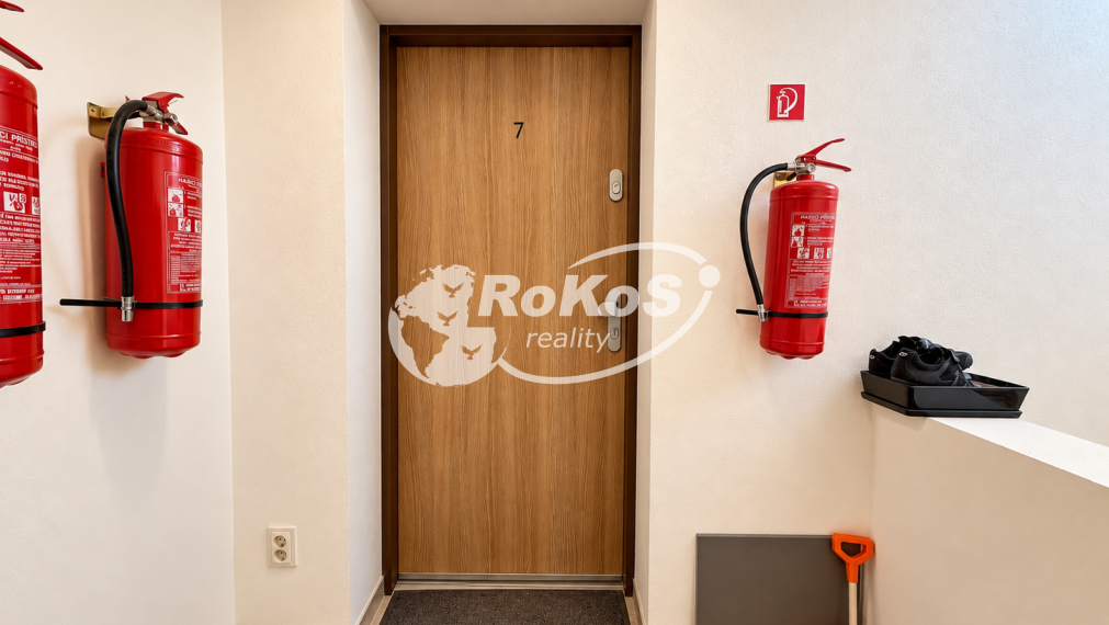 PREDAJ 3-izbový byt s parkovacím miestom v centre Rožňavy
