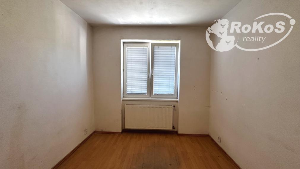 PREDAJ - 3 izbový byt s balkónom v Honciach