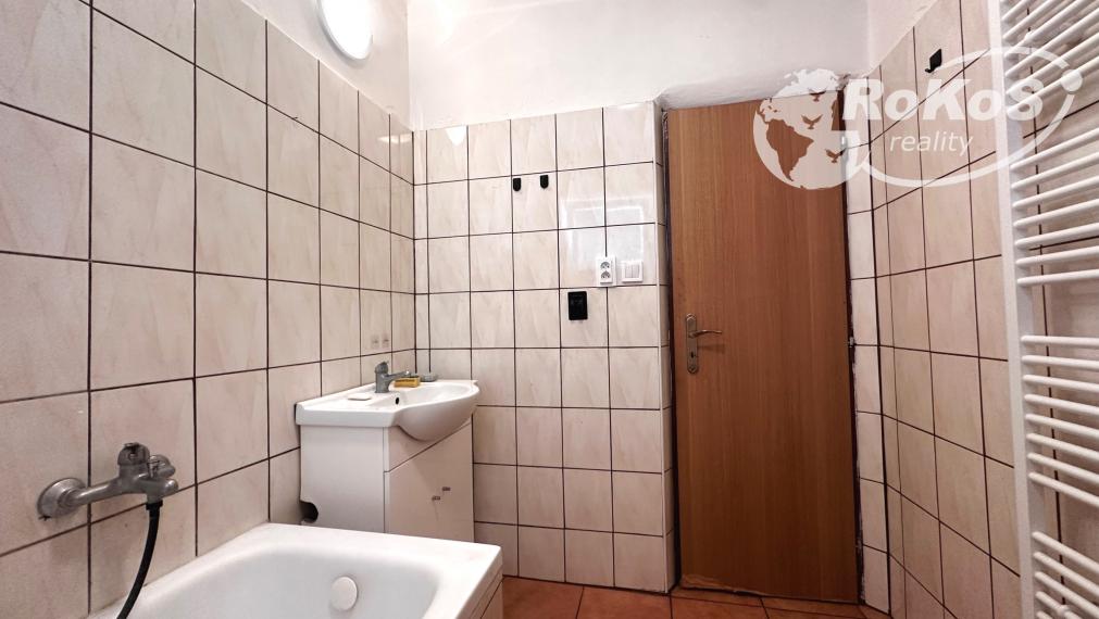 PREDAJ - 3 izbový byt s balkónom v Honciach