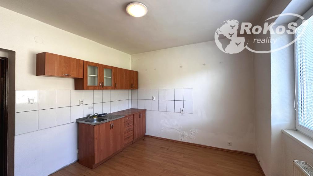 PREDAJ - 3 izbový byt s balkónom v Honciach