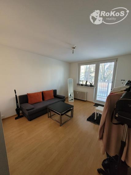 rezervované - PRENÁJOM - 3 izbový byt s balkónom, Edelényská ulica, Rožňava