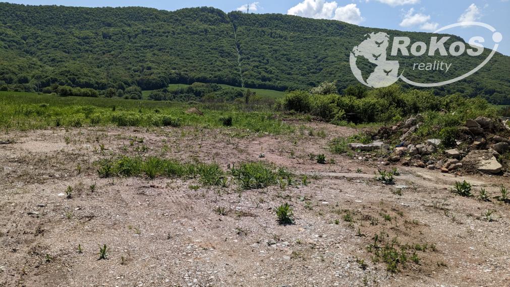 PREDAJ - Pozemok vhodný na výstavbu, Jovice