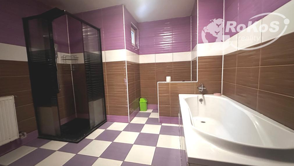 PREDAJ - Priestranný rodinný dom, Dobšiná