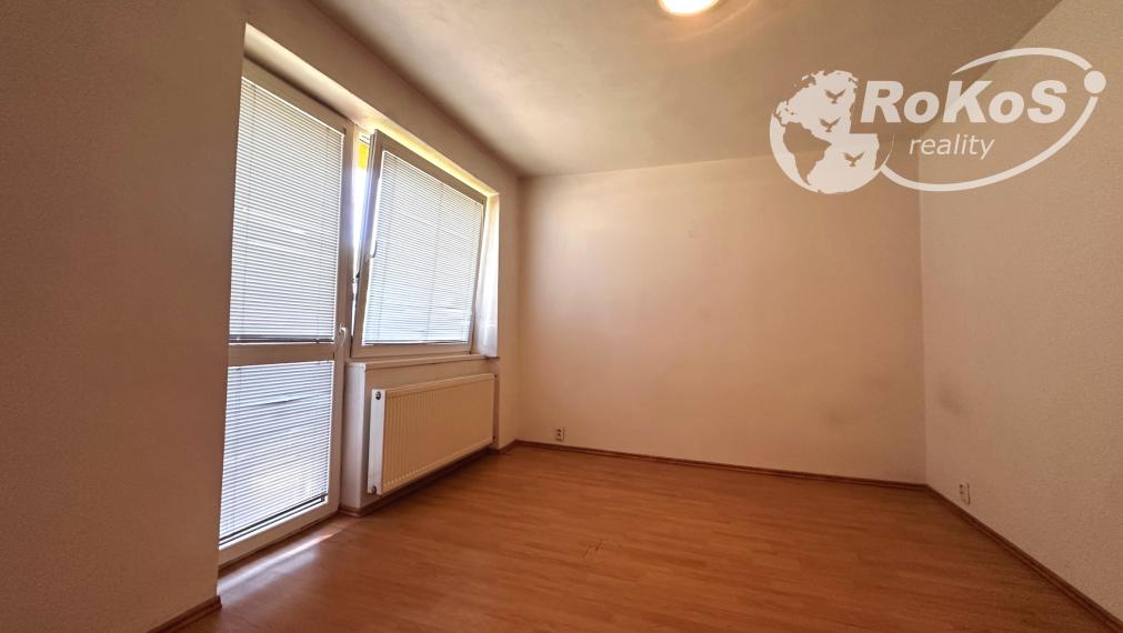 PRENÁJOM - 3 izbový byt s balkónom v Honciach