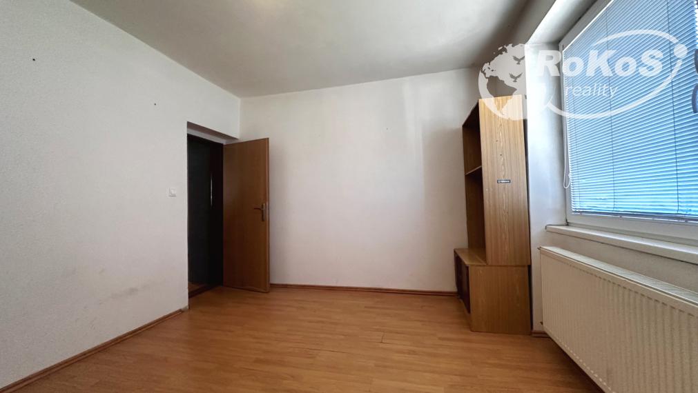 PRENÁJOM - 3 izbový byt s balkónom v Honciach