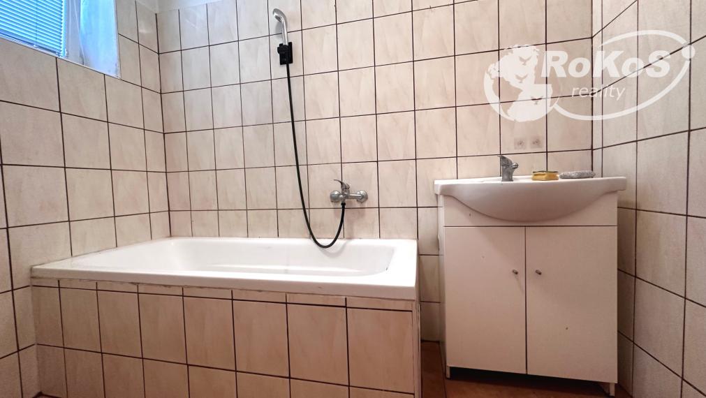 PRENÁJOM - 3 izbový byt s balkónom v Honciach