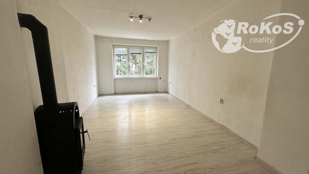 PREDAJ - 2 izbový byt, Letná ulica, Plešivec