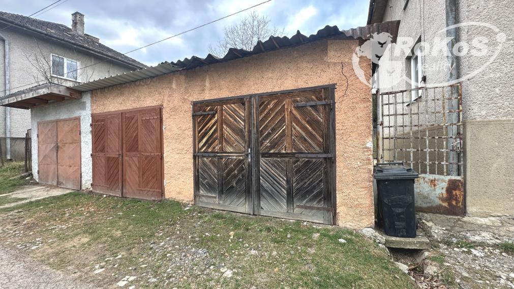 PREDAJ - 3 izbový byt s garážou a záhradou, Štítnik