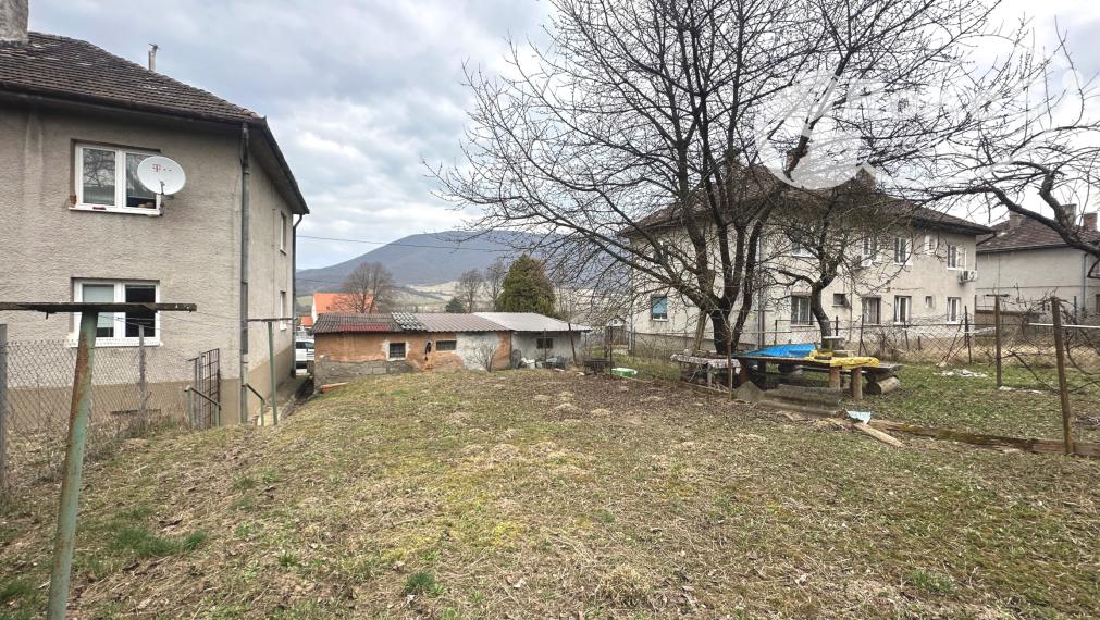 PREDAJ - 3 izbový byt s garážou a záhradou, Štítnik