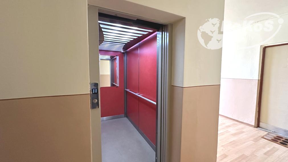 PREDAJ - Slnečný 1 izbový byt s loggiou, Malohontská ulica, Rimavská Sobota