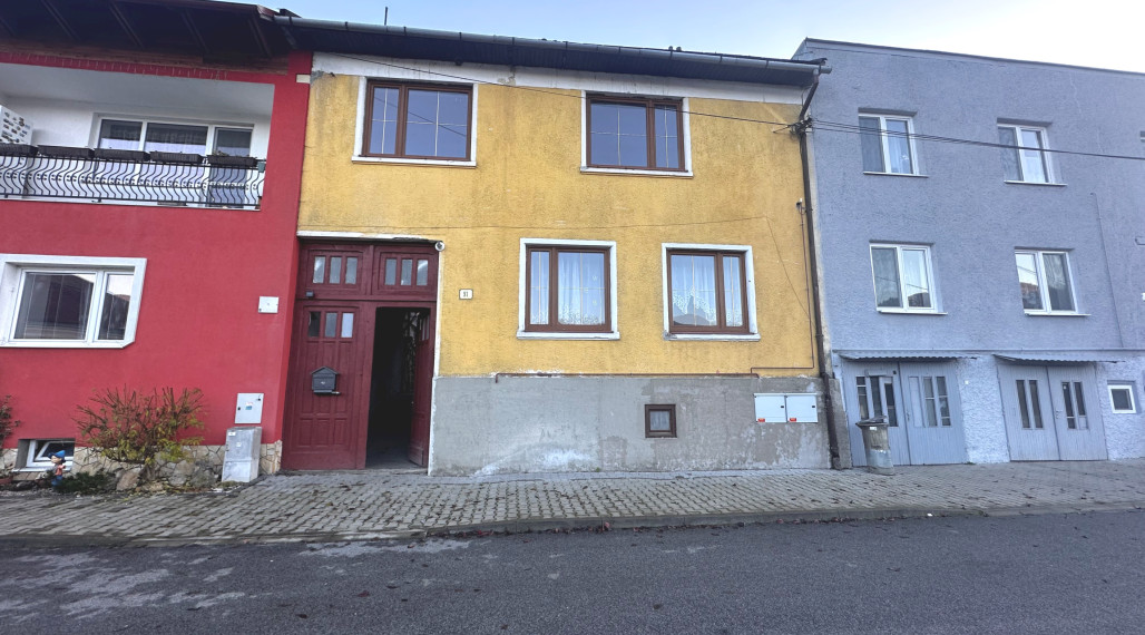 PREDAJ - Priestranný rodinný dom, Dobšiná