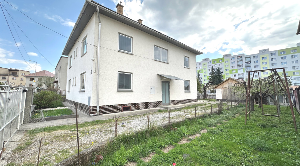 PREDAJ - Dvojgeneračný rodinný dom v Rožňave