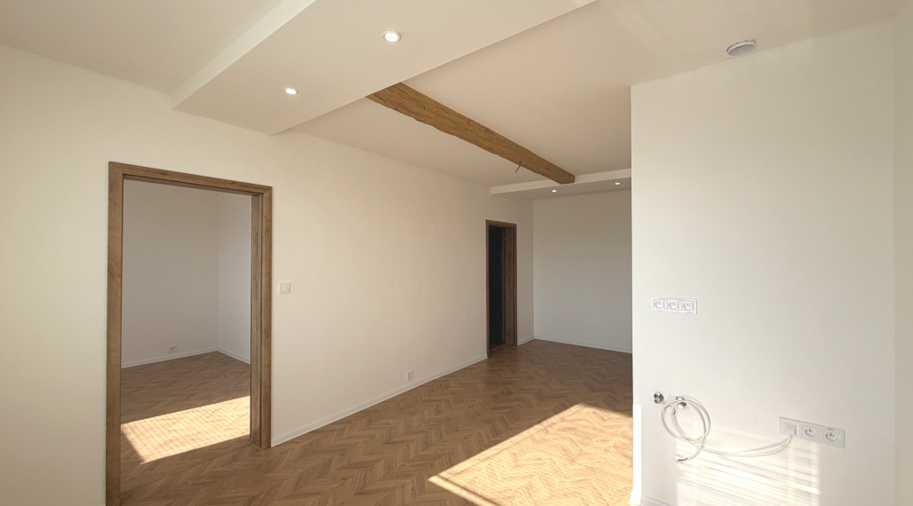 PREDAJ - Priestranný 3 izbový byt s balkónom, Edelényska ulica, Rožňava