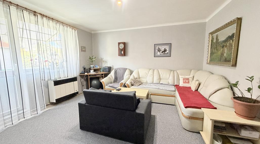 PREDAJ - Priestranný 2 izbový byt s balkónom, Zlatá ulica, Rožňava