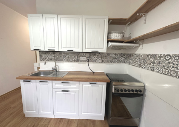 rezervované PRENÁJOM 2 izbový byt s balkónom, Okružná ulica, Rožňava