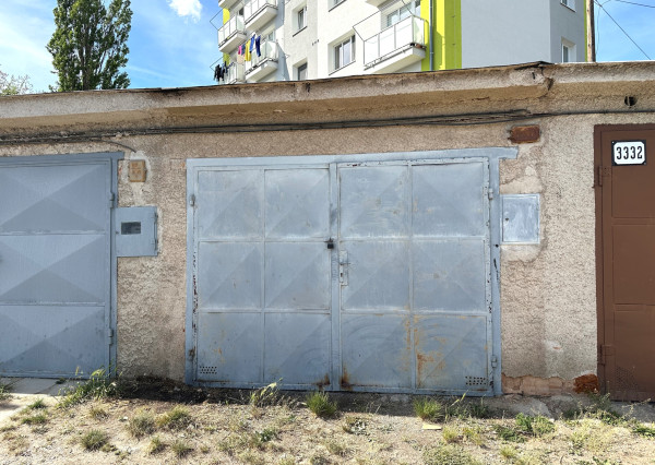 PRENÁJOM - Garáž na Mierovej ulici, Rožňava