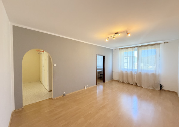 PREDAJ 3 izbový byt s balkónom, Edelényská ulica, Rožňava