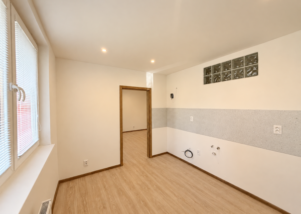 PREDAJ 4 izbový byt s balkónom,  Jarková ulica, Dobšiná